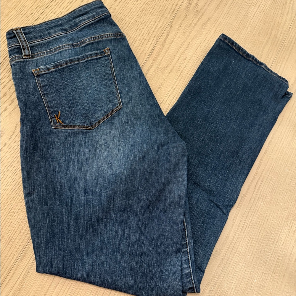 Kut from the Kloth Catherine Mid Rise Boyfriend 10